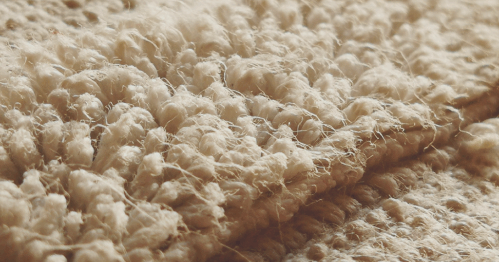 Texturas suaves: lana, bouclé y terciopelo