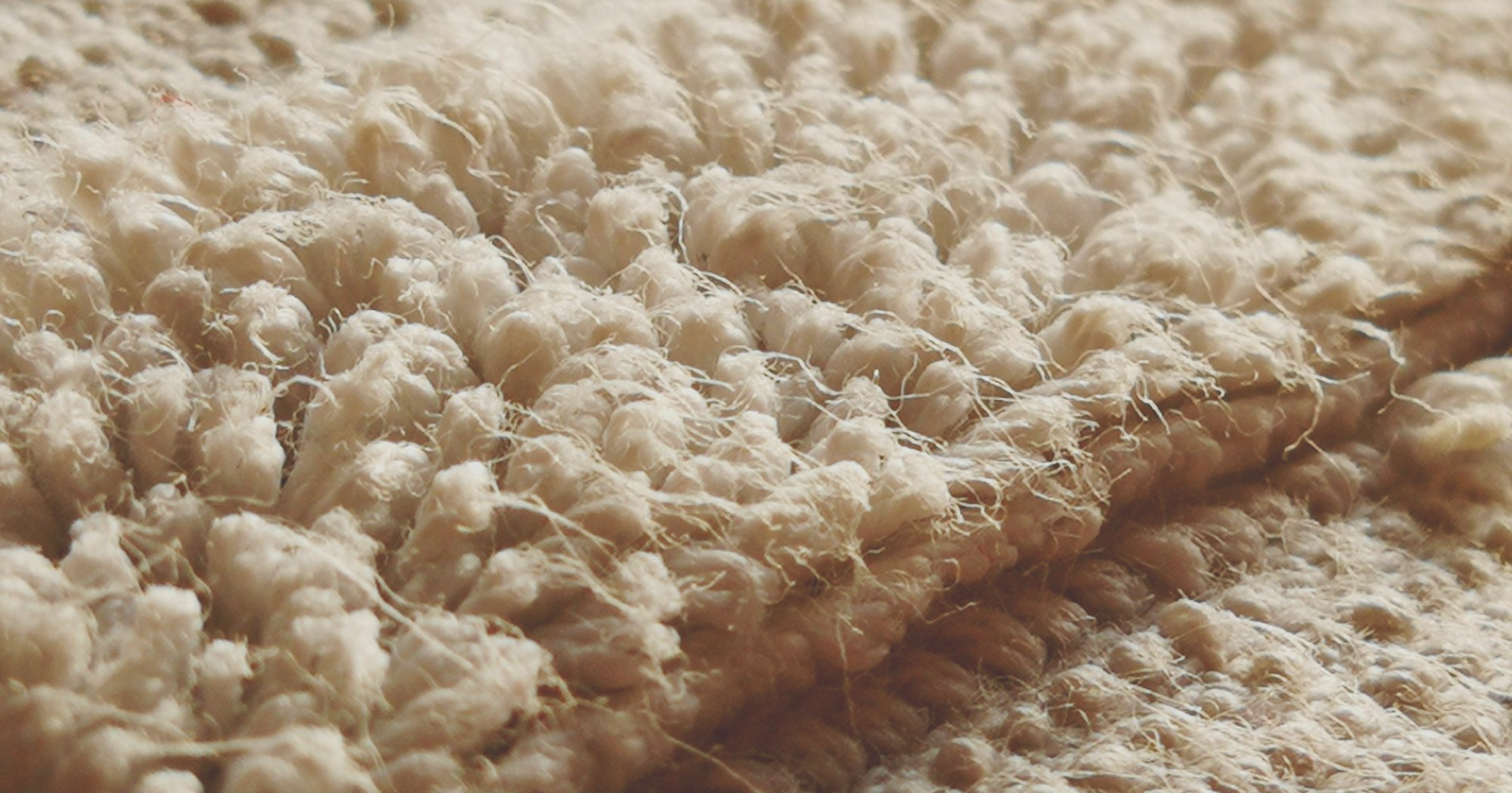 Texturas suaves: lana, bouclé y terciopelo